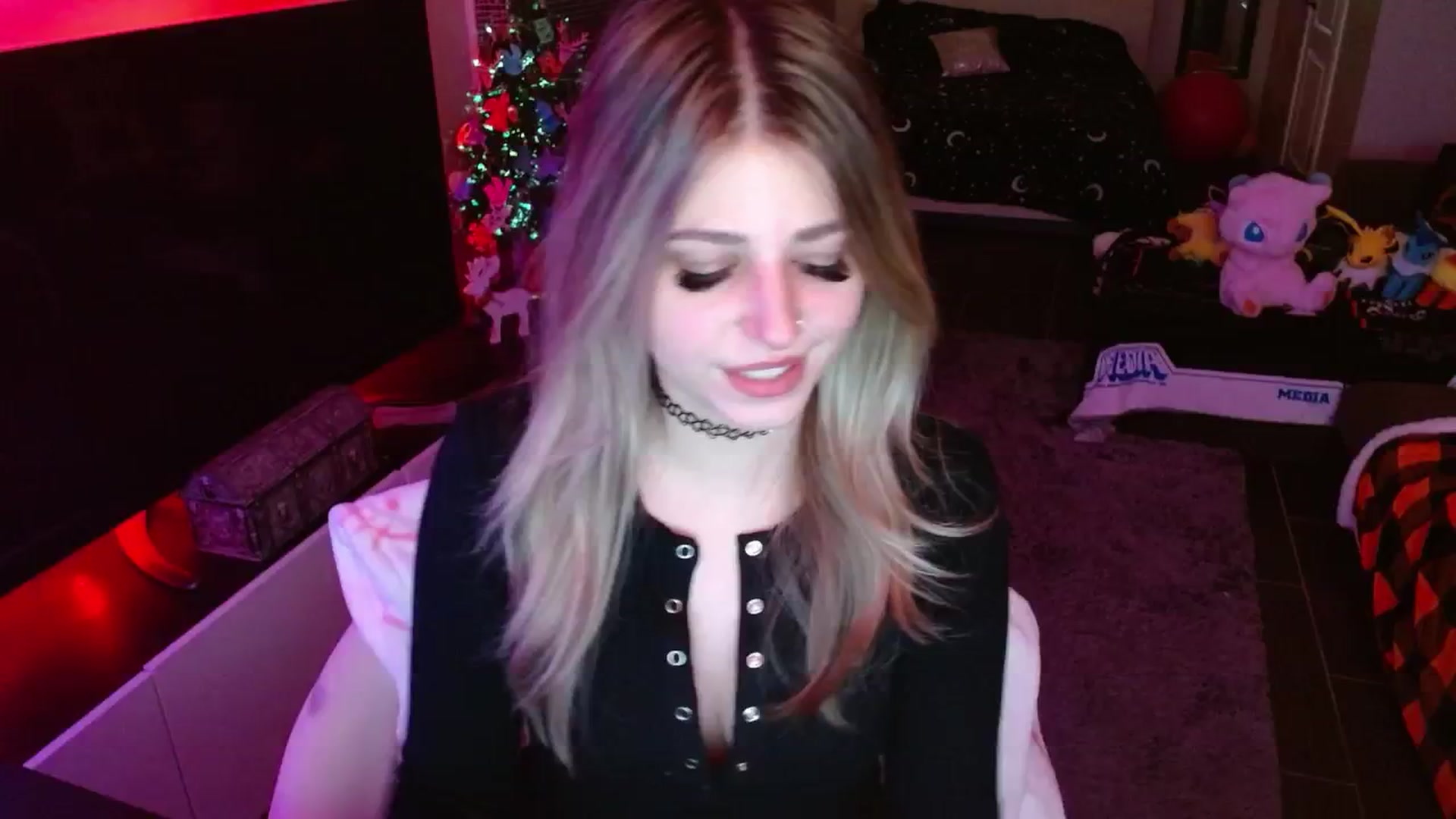 Gallery image thumbnail from Serafina's myfreecams stream on, 01/08/2025, 05:13 image 14 of 20