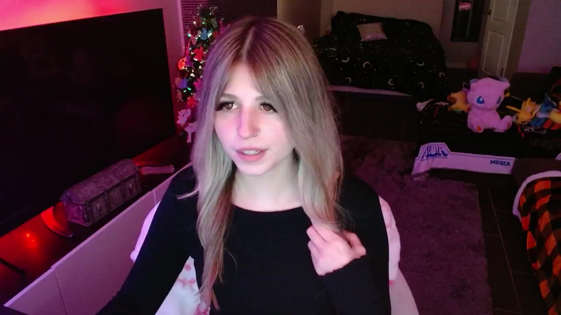 Gallery image thumbnail from Serafina's myfreecams stream on, 01/09/2025, 06:09 image 17 of 20