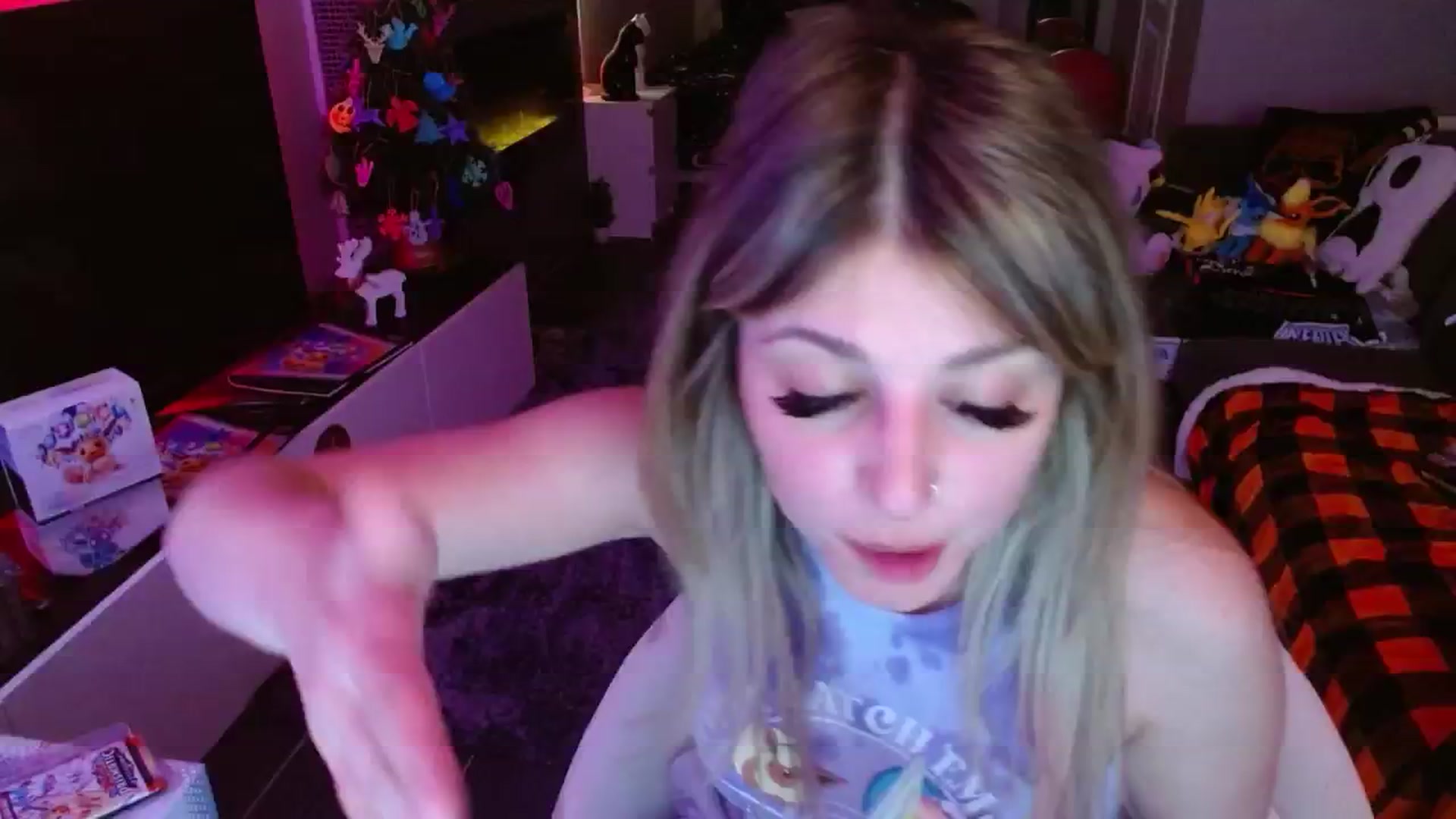 Gallery image thumbnail from Serafina's myfreecams stream on, 01/19/2025, 07:48 image 16 of 20