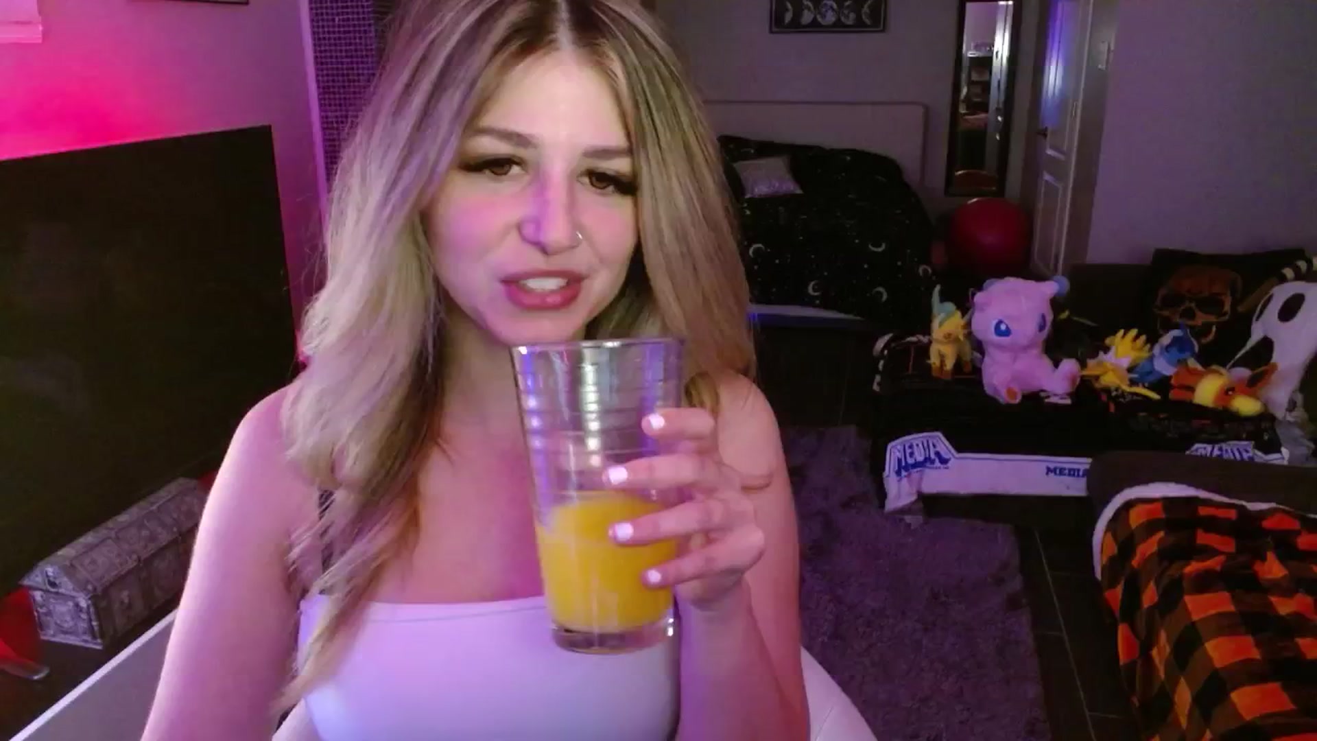 Gallery image thumbnail from Serafina's myfreecams stream on, 01/21/2025, 03:06 image 1 of 20