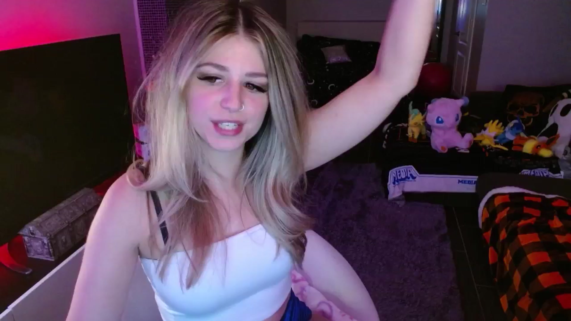 Gallery image thumbnail from Serafina's myfreecams stream on, 01/21/2025, 03:06 image 6 of 20