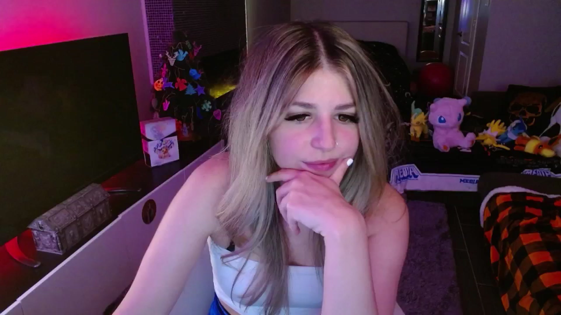 Gallery image thumbnail from Serafina's myfreecams stream on, 01/21/2025, 03:06 image 16 of 20