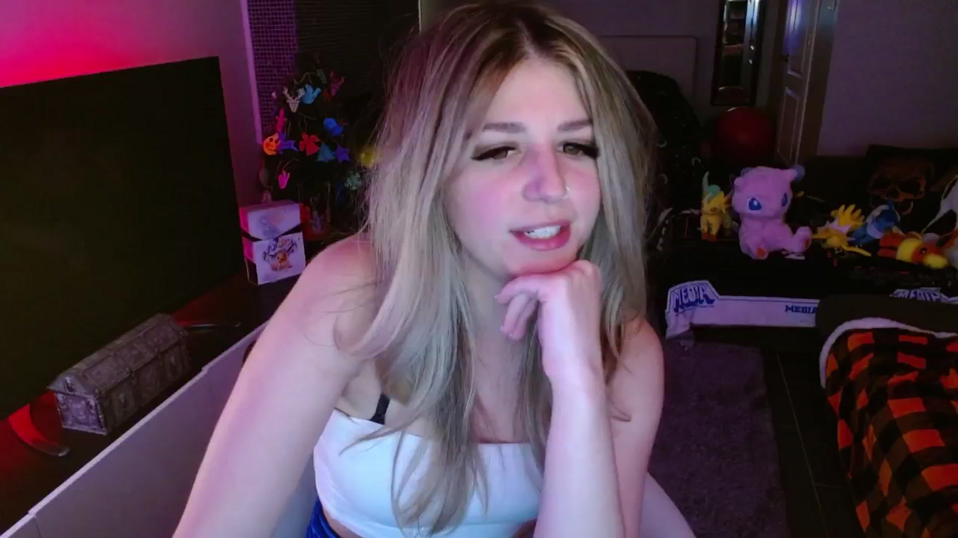 Gallery image thumbnail from Serafina's myfreecams stream on, 01/21/2025, 03:06 image 13 of 20