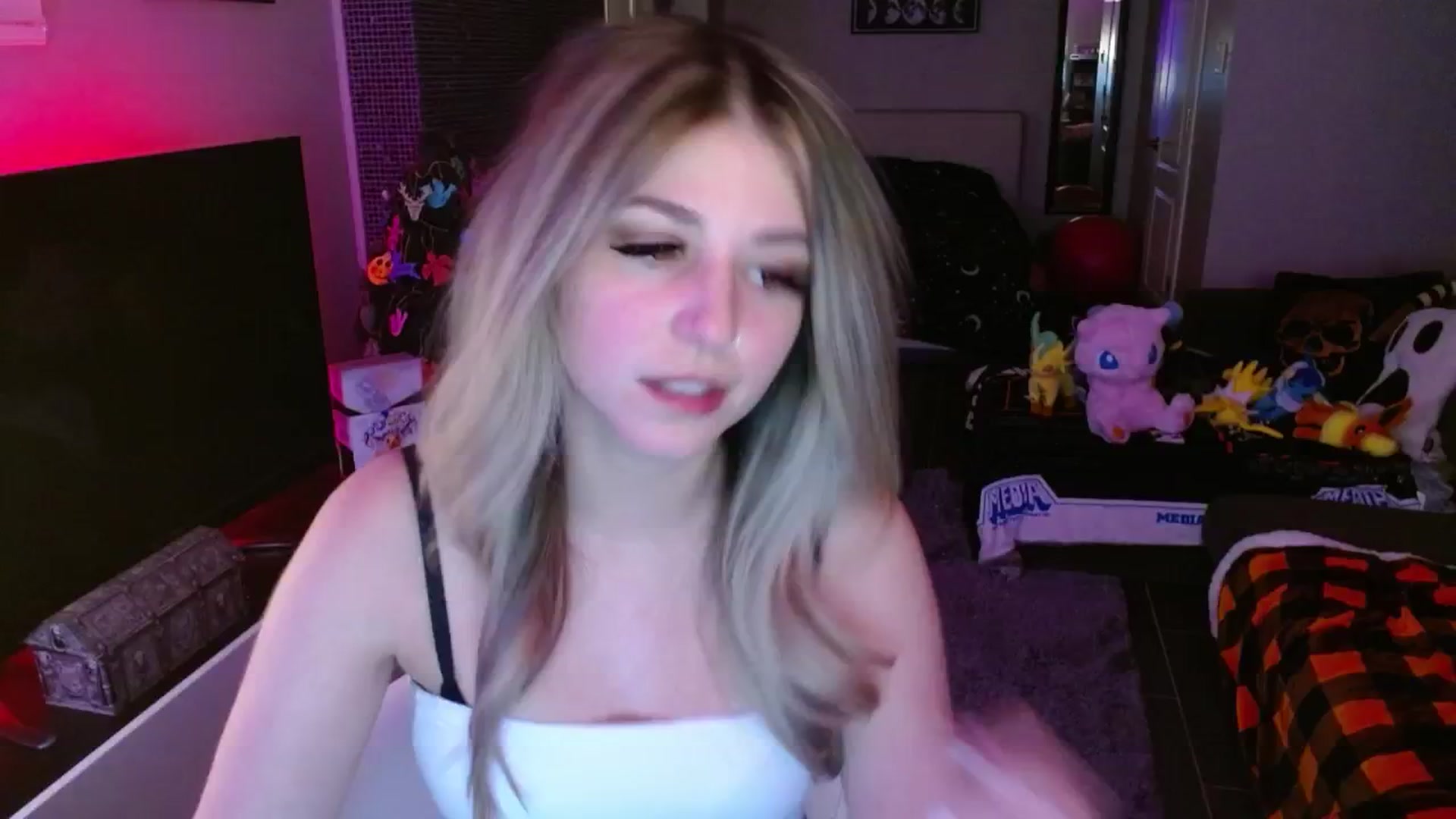 Gallery image thumbnail from Serafina's myfreecams stream on, 01/21/2025, 03:06 image 2 of 20