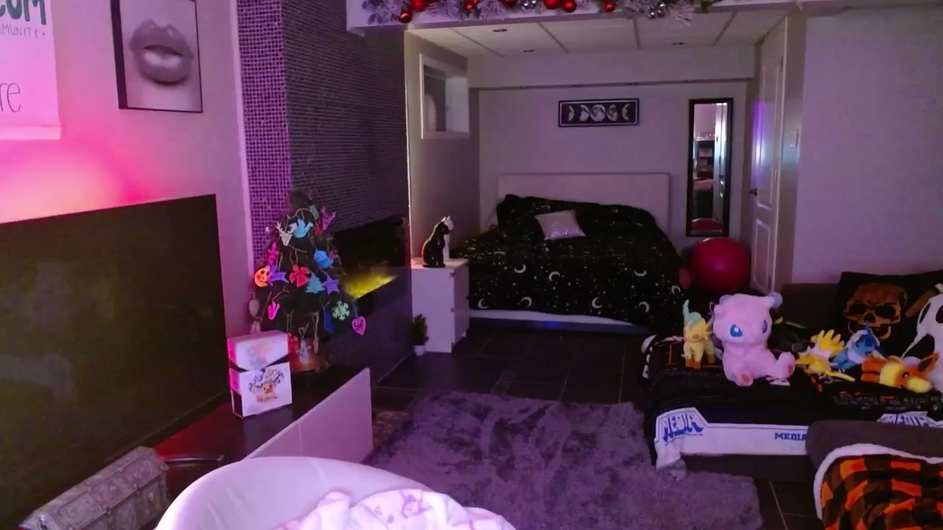 Gallery image thumbnail from Serafina's myfreecams stream on, 01/21/2025, 03:06 image 18 of 20