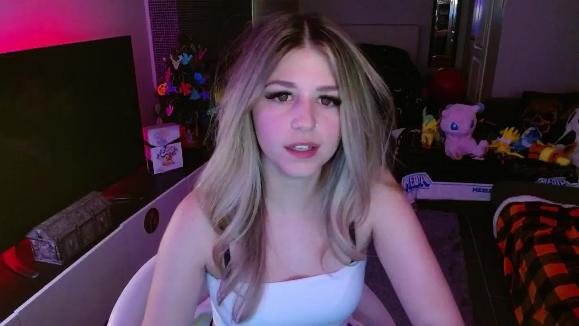 Gallery image thumbnail from Serafina's myfreecams stream on, 01/21/2025, 03:06 image 20 of 20