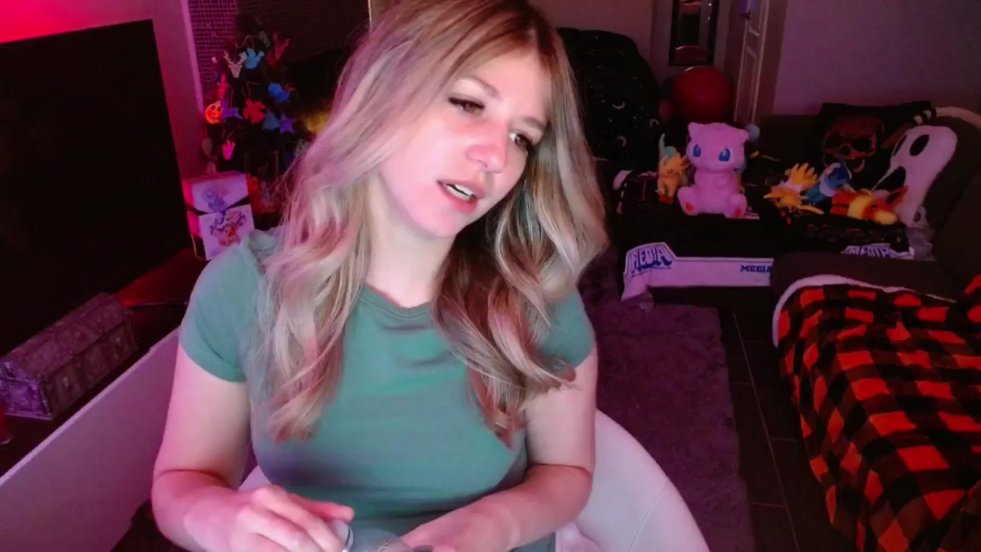 Gallery image thumbnail from Serafina's myfreecams stream on, 01/22/2025, 03:55 image 5 of 20