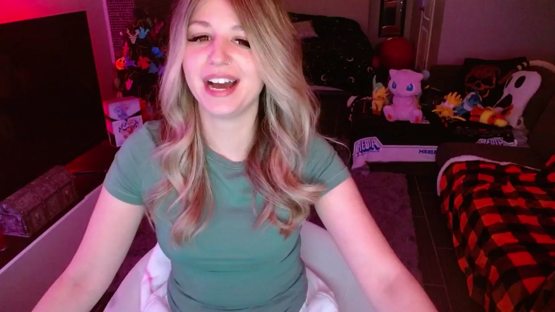 Gallery image thumbnail from Serafina's myfreecams stream on, 01/22/2025, 03:55 image 11 of 20