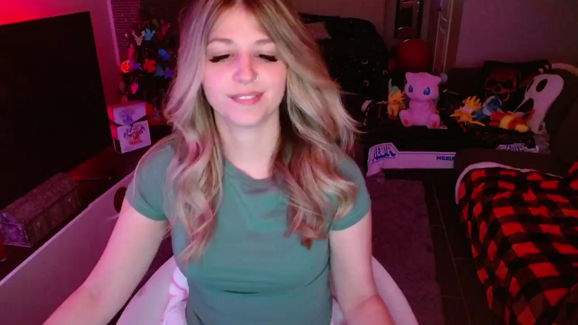 Gallery image thumbnail from Serafina's myfreecams stream on, 01/22/2025, 03:55 image 4 of 20