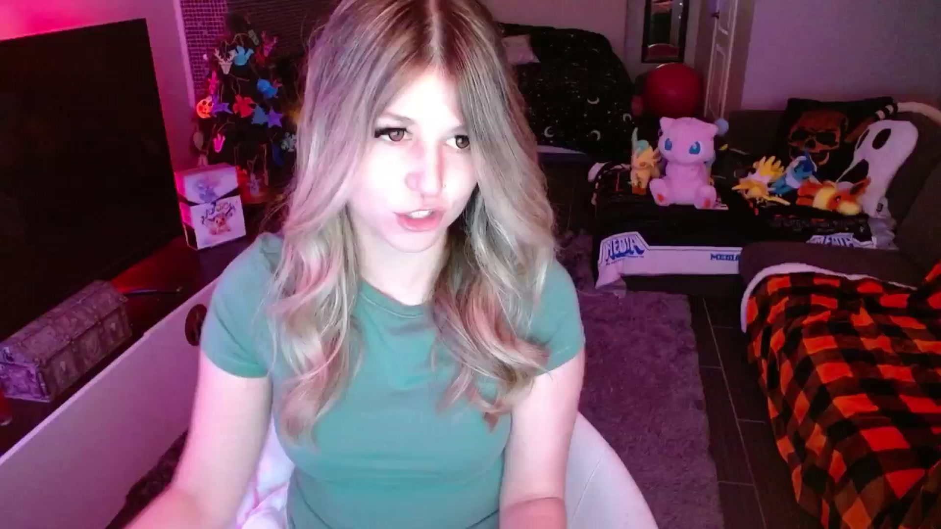 Gallery image thumbnail from Serafina's myfreecams stream on, 01/22/2025, 03:55 image 16 of 20