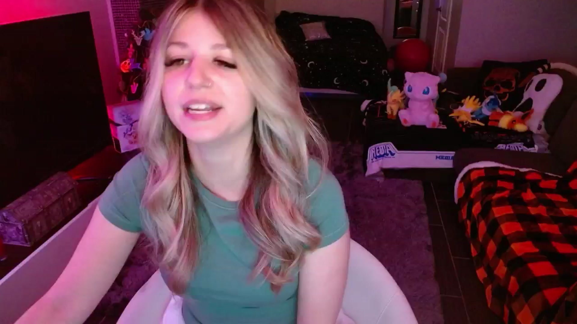 Gallery image thumbnail from Serafina's myfreecams stream on, 01/22/2025, 03:55 image 6 of 20