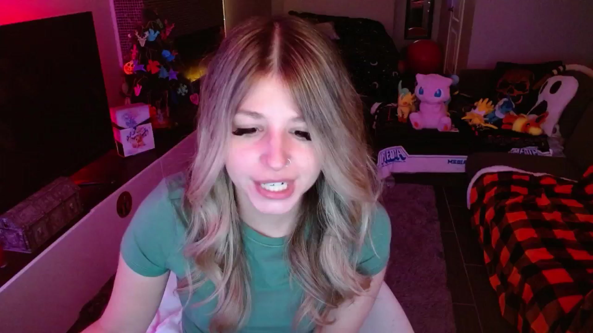 Gallery image thumbnail from Serafina's myfreecams stream on, 01/22/2025, 03:55 image 15 of 20