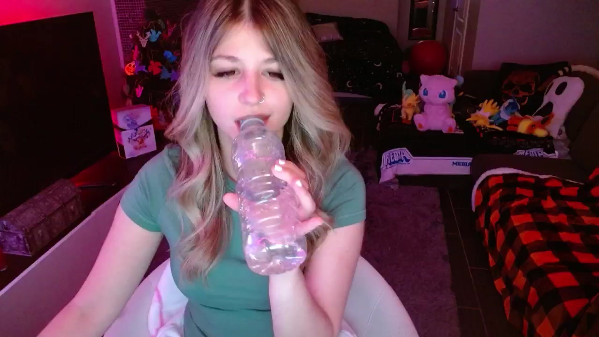 Gallery image thumbnail from Serafina's myfreecams stream on, 01/22/2025, 03:55 image 17 of 20