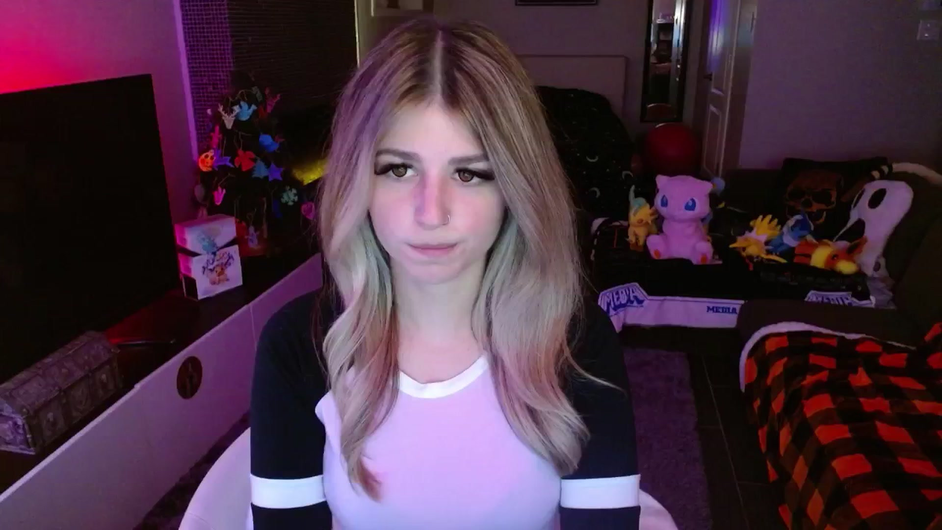 Gallery image thumbnail from Serafina's myfreecams stream on, 01/23/2025, 04:19 image 1 of 20