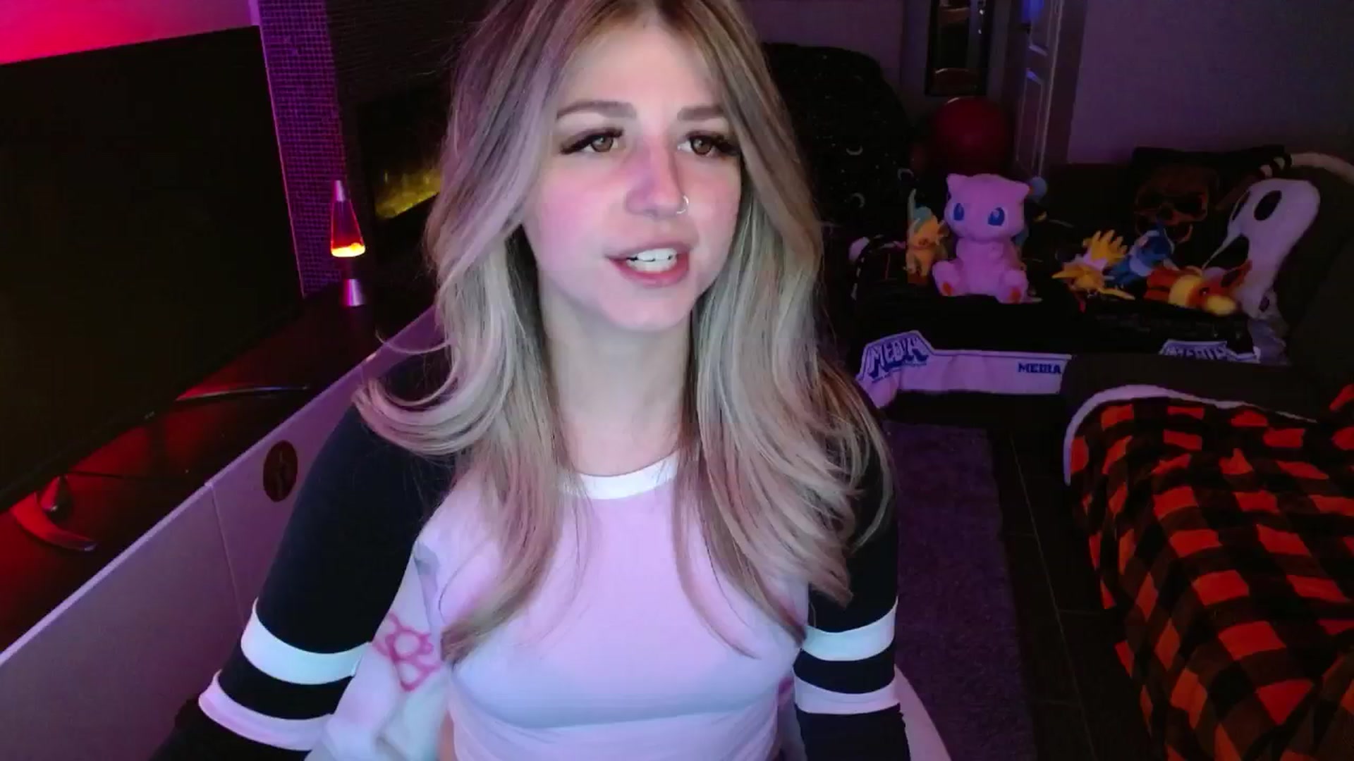 Gallery image thumbnail from Serafina's myfreecams stream on, 01/23/2025, 04:19 image 10 of 20