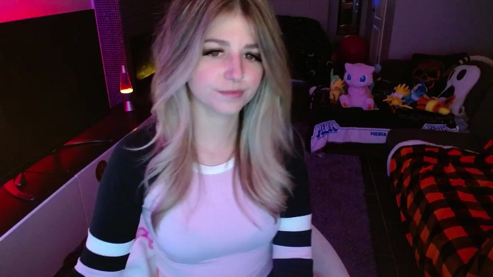 Gallery image thumbnail from Serafina's myfreecams stream on, 01/23/2025, 04:19 image 12 of 20