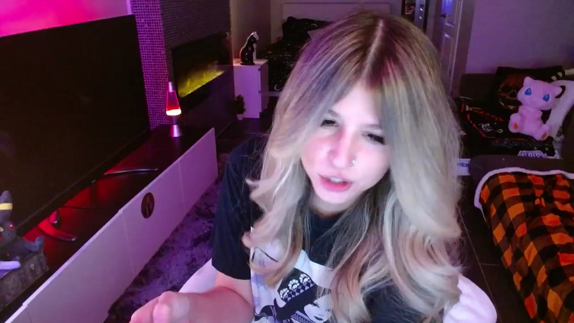 Gallery image thumbnail from Serafina's myfreecams stream on, 01/30/2025, 04:47 image 17 of 20