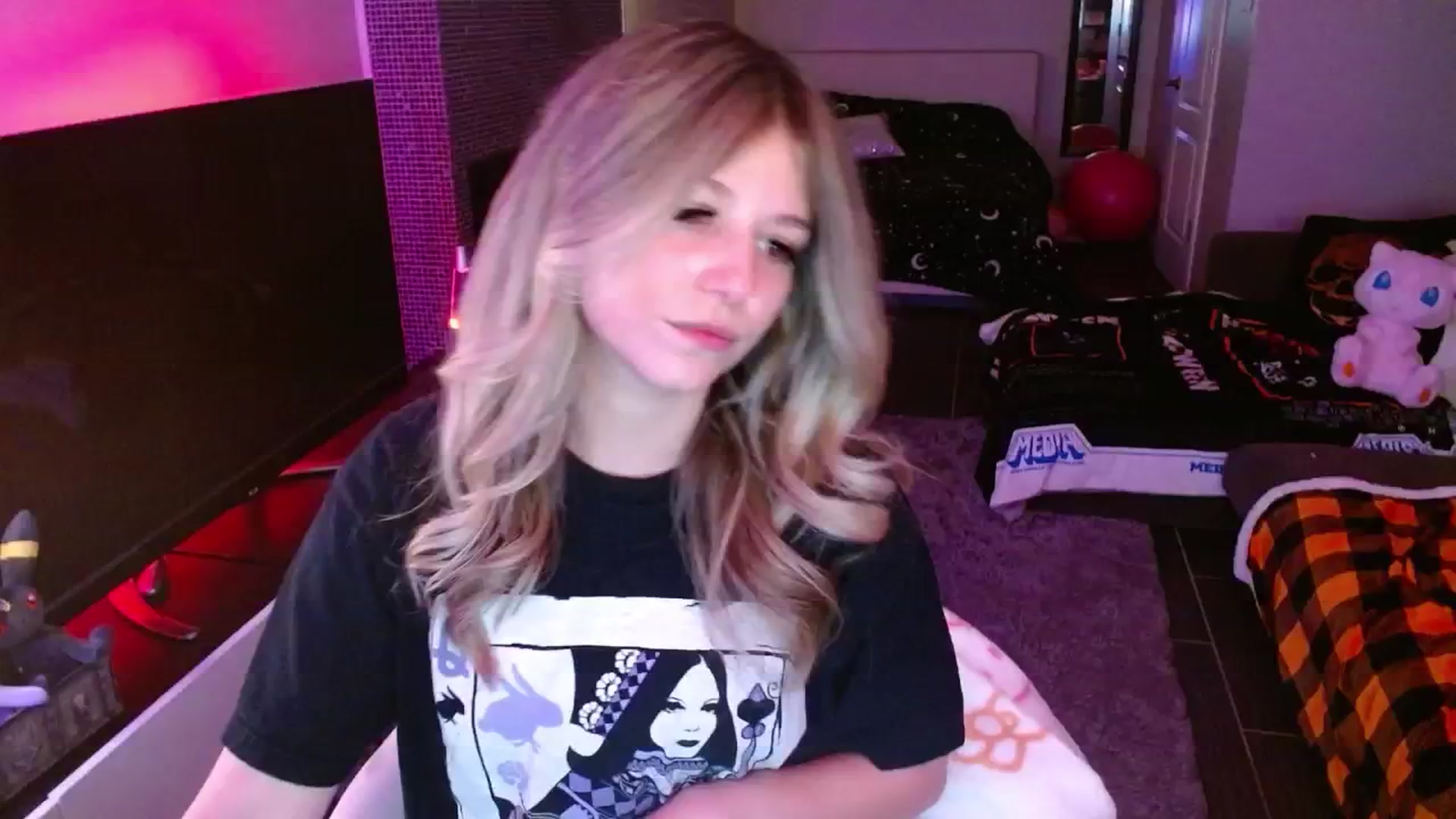 Gallery image thumbnail from Serafina's myfreecams stream on, 01/30/2025, 04:47 image 7 of 20