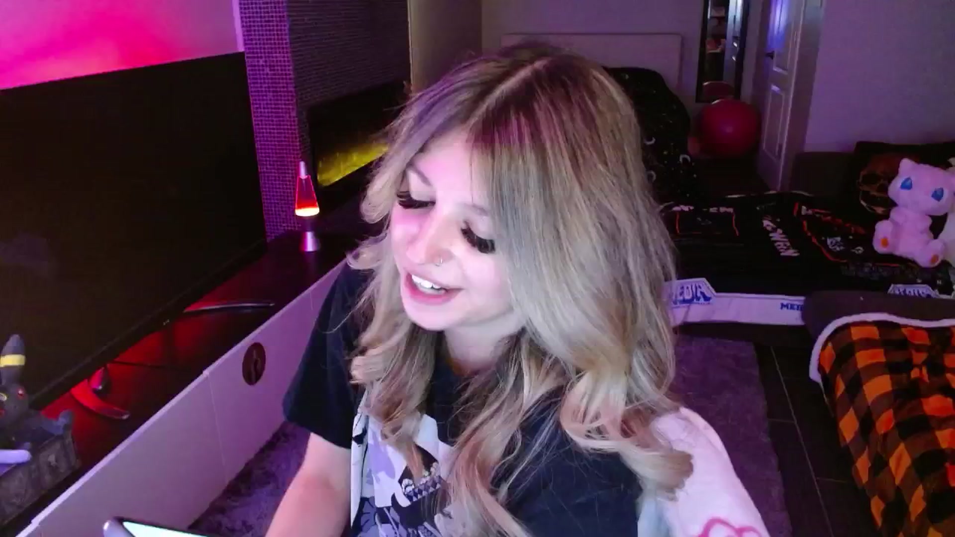 Gallery image thumbnail from Serafina's myfreecams stream on, 01/30/2025, 04:47 image 4 of 20