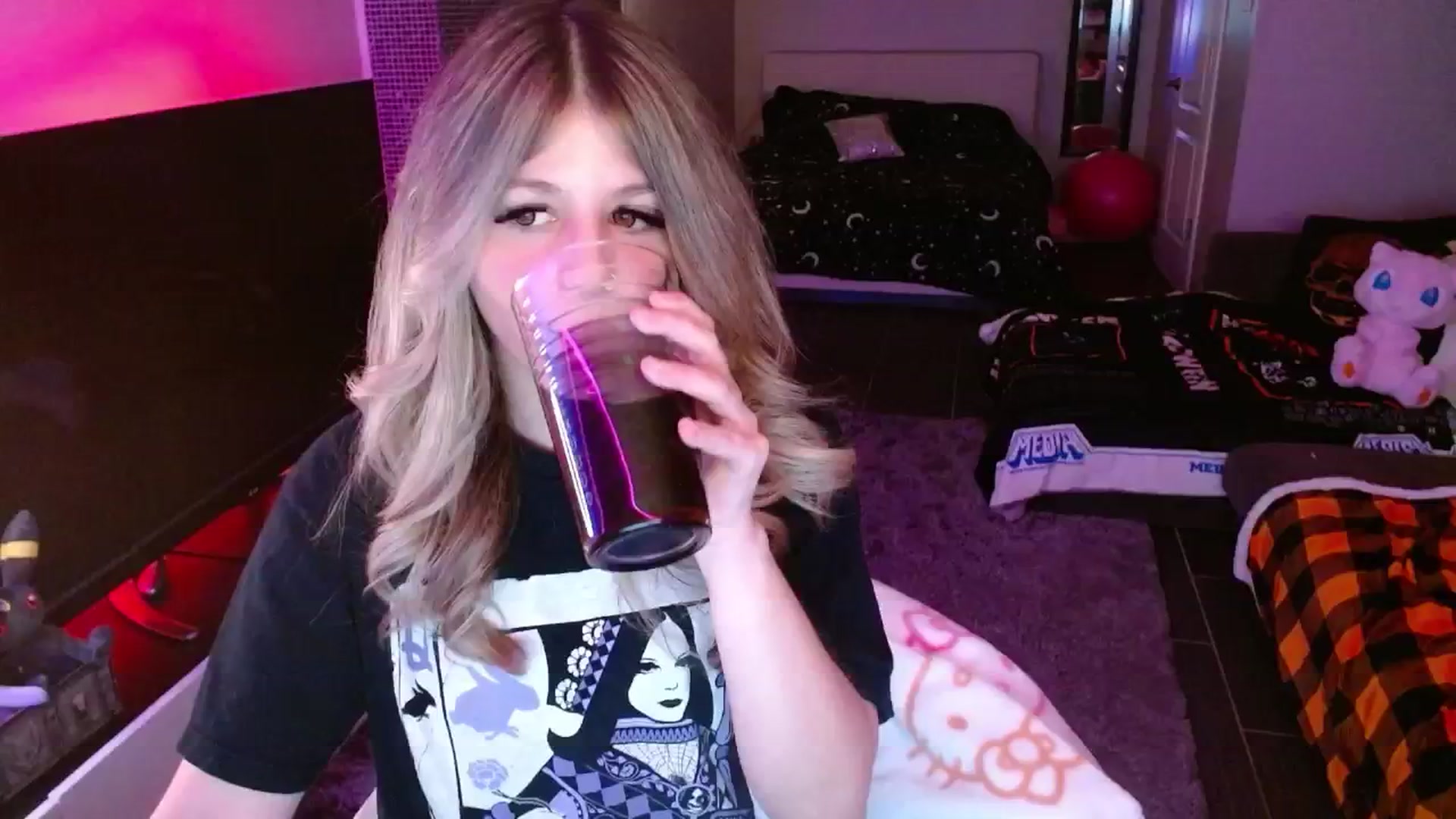 Gallery image thumbnail from Serafina's myfreecams stream on, 01/30/2025, 04:47 image 3 of 20