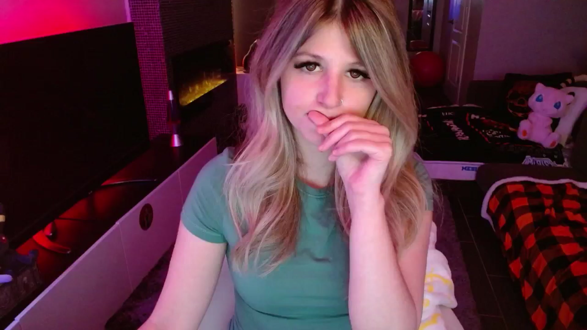 Gallery image thumbnail from Serafina's myfreecams stream on, 01/31/2025, 04:35 image 5 of 20
