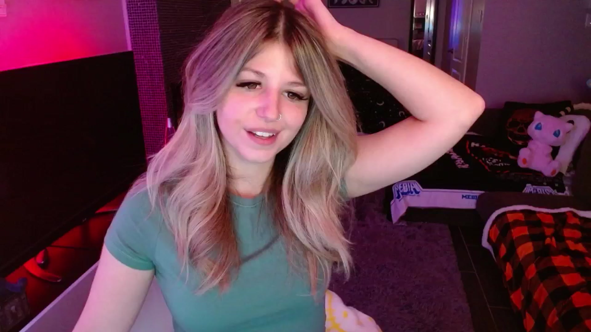 Gallery image thumbnail from Serafina's myfreecams stream on, 01/31/2025, 04:35 image 6 of 20