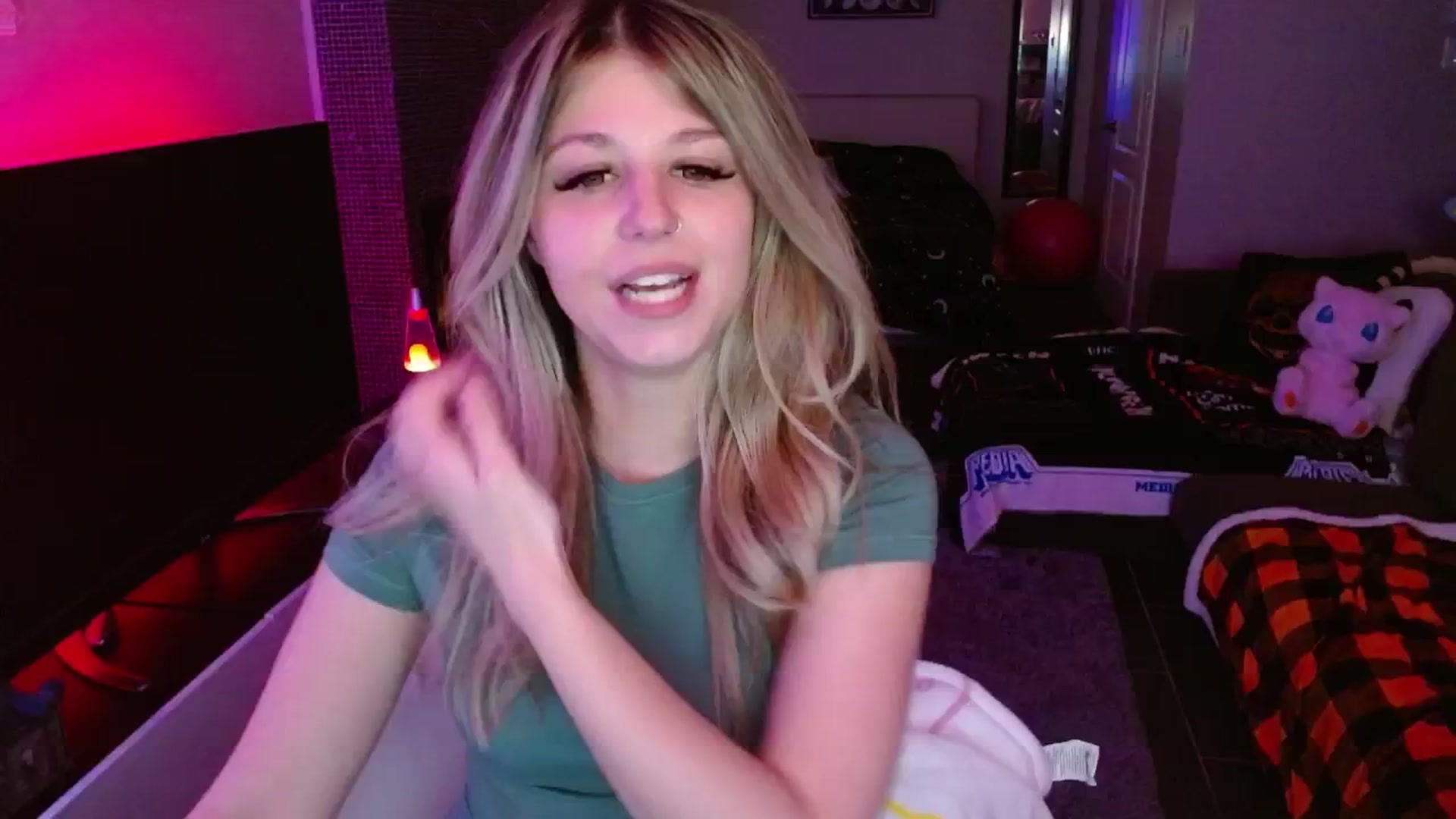 Gallery image thumbnail from Serafina's myfreecams stream on, 01/31/2025, 04:35 image 15 of 20