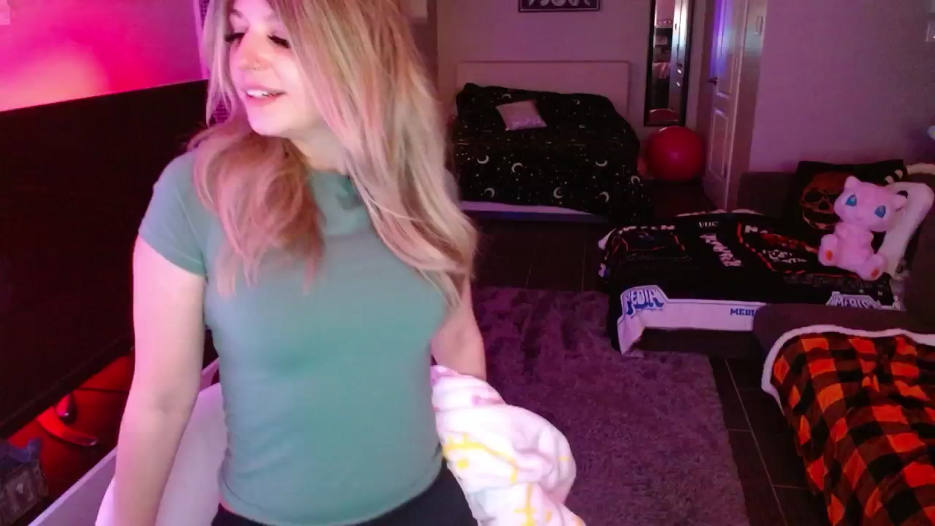 Gallery image thumbnail from Serafina's myfreecams stream on, 01/31/2025, 04:35 image 11 of 20