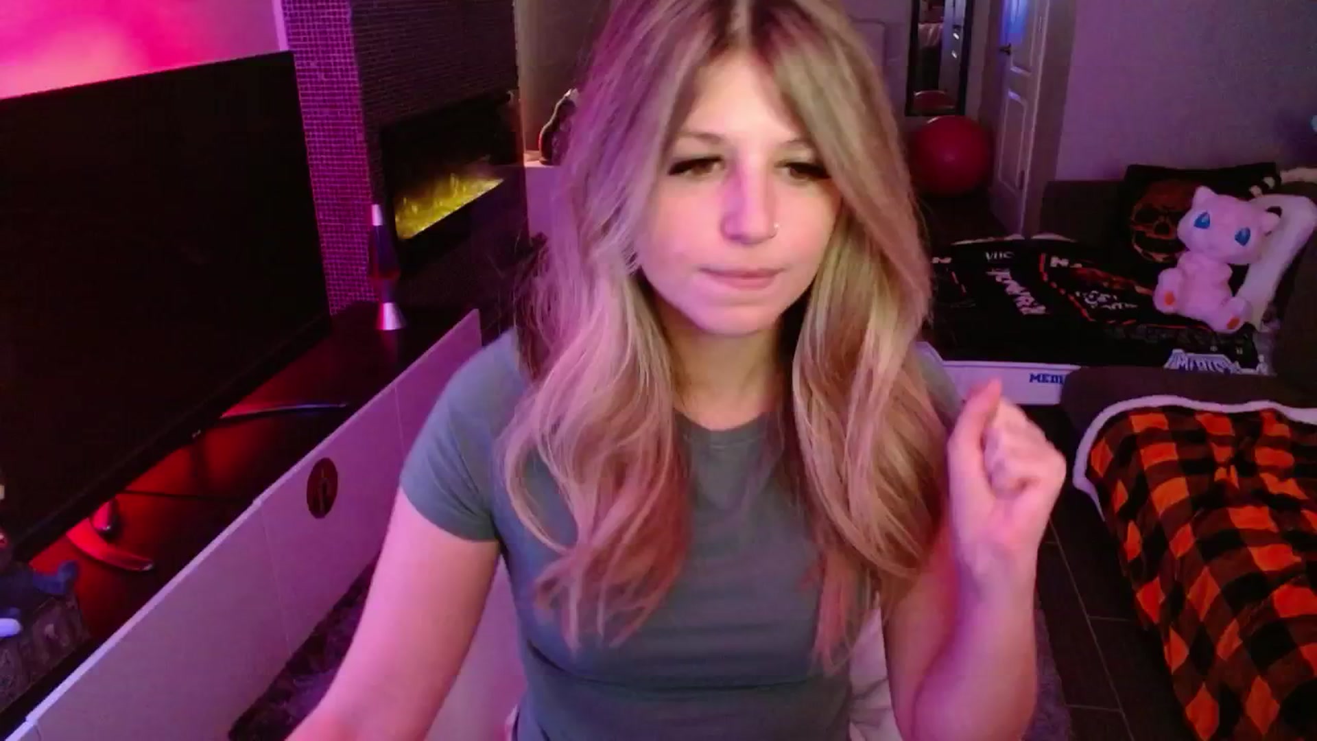 Gallery image thumbnail from Serafina's myfreecams stream on, 01/31/2025, 04:35 image 3 of 20