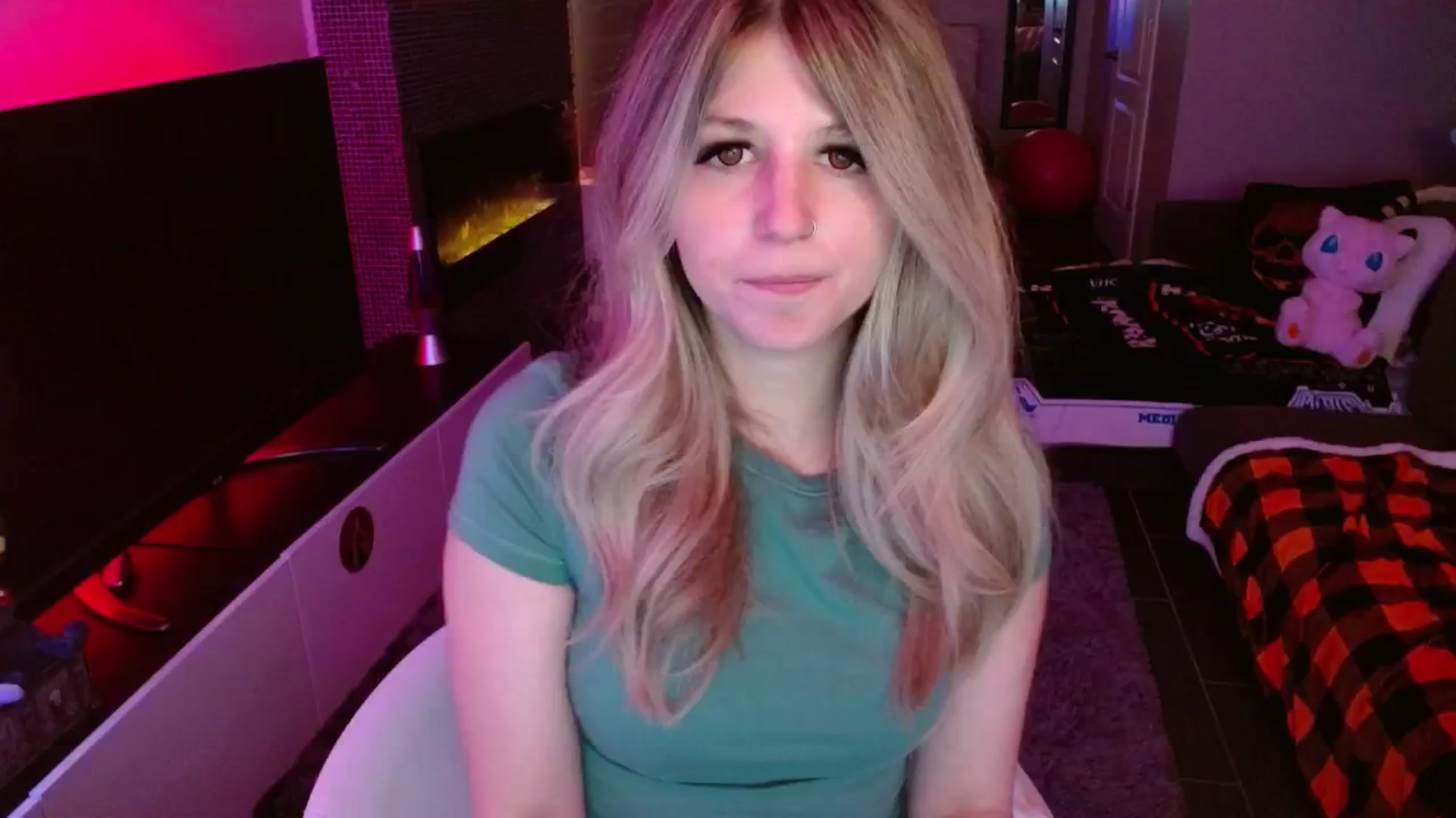 Gallery image thumbnail from Serafina's myfreecams stream on, 01/31/2025, 04:35 image 1 of 20