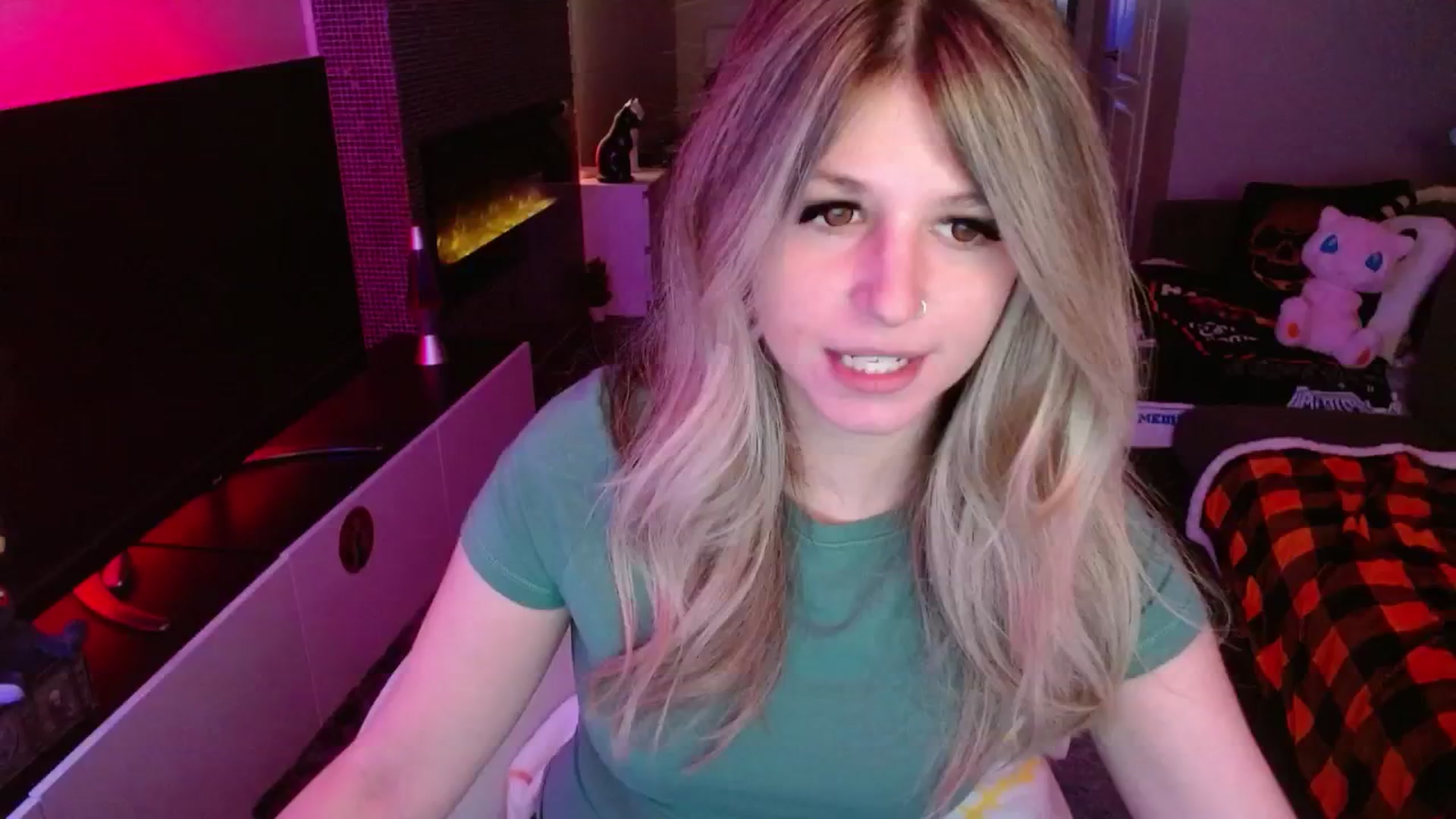 Gallery image thumbnail from Serafina's myfreecams stream on, 01/31/2025, 04:35 image 2 of 20