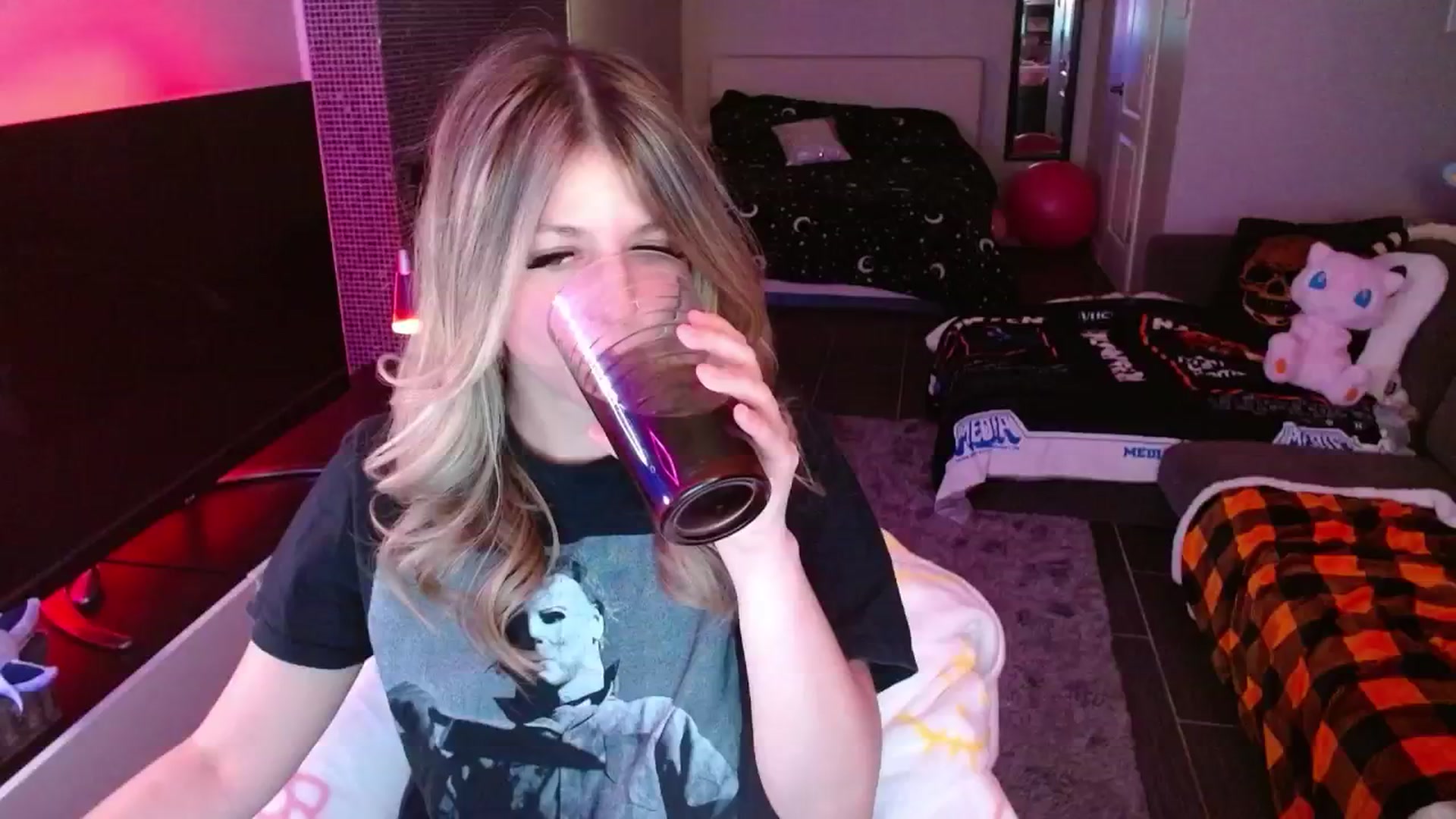Gallery image thumbnail from Serafina's myfreecams stream on, 02/01/2025, 06:03 image 18 of 20