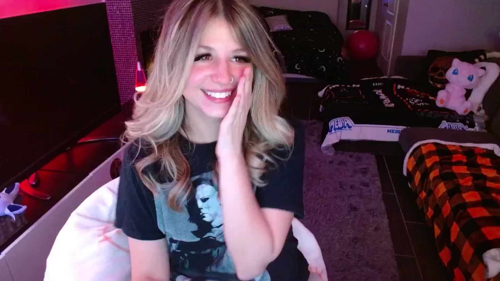 Gallery image thumbnail from Serafina's myfreecams stream on, 02/01/2025, 06:03 image 10 of 20