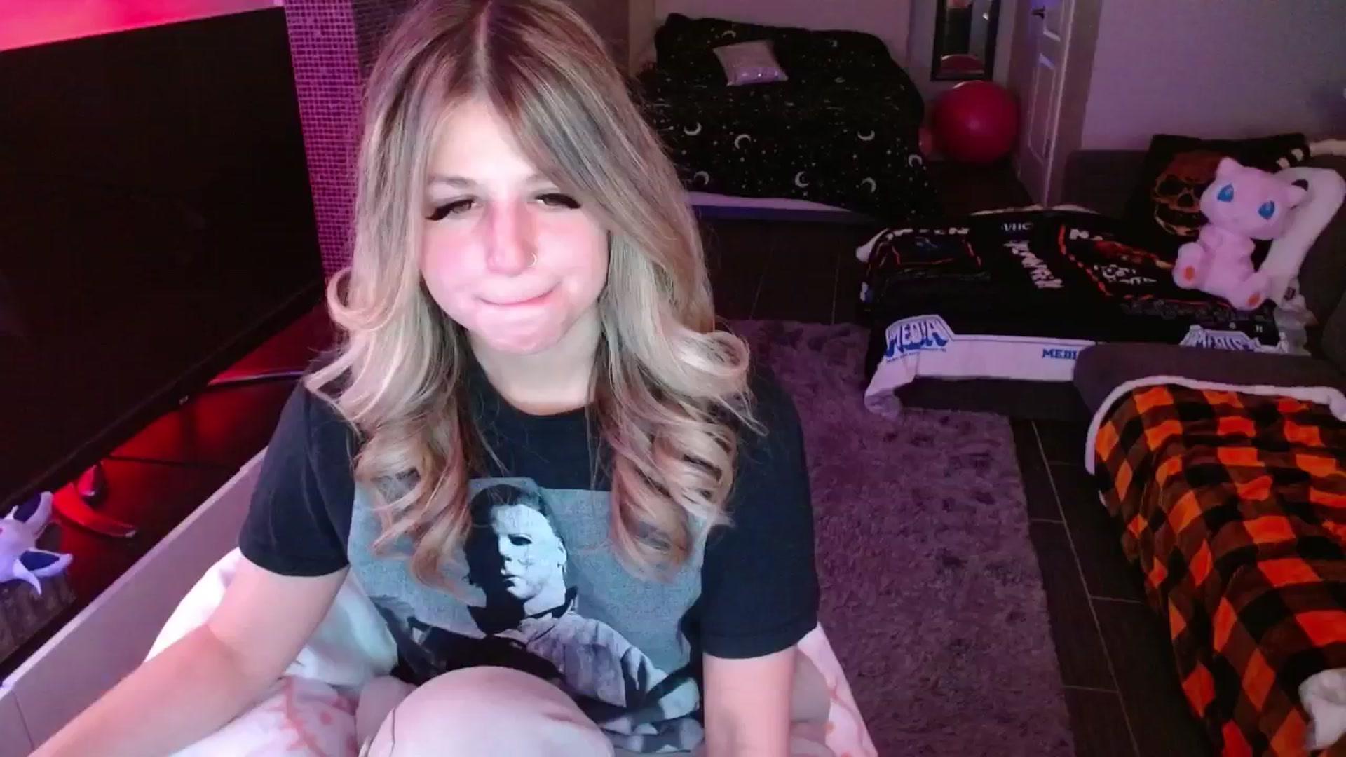 Gallery image thumbnail from Serafina's myfreecams stream on, 02/01/2025, 06:03 image 4 of 20