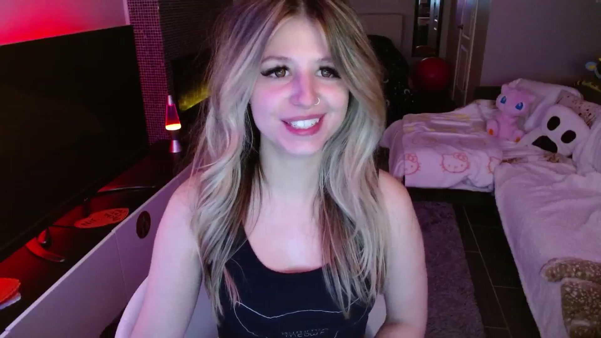 Gallery image thumbnail from Serafina's myfreecams stream on, 02/06/2025, 06:09 image 3 of 20