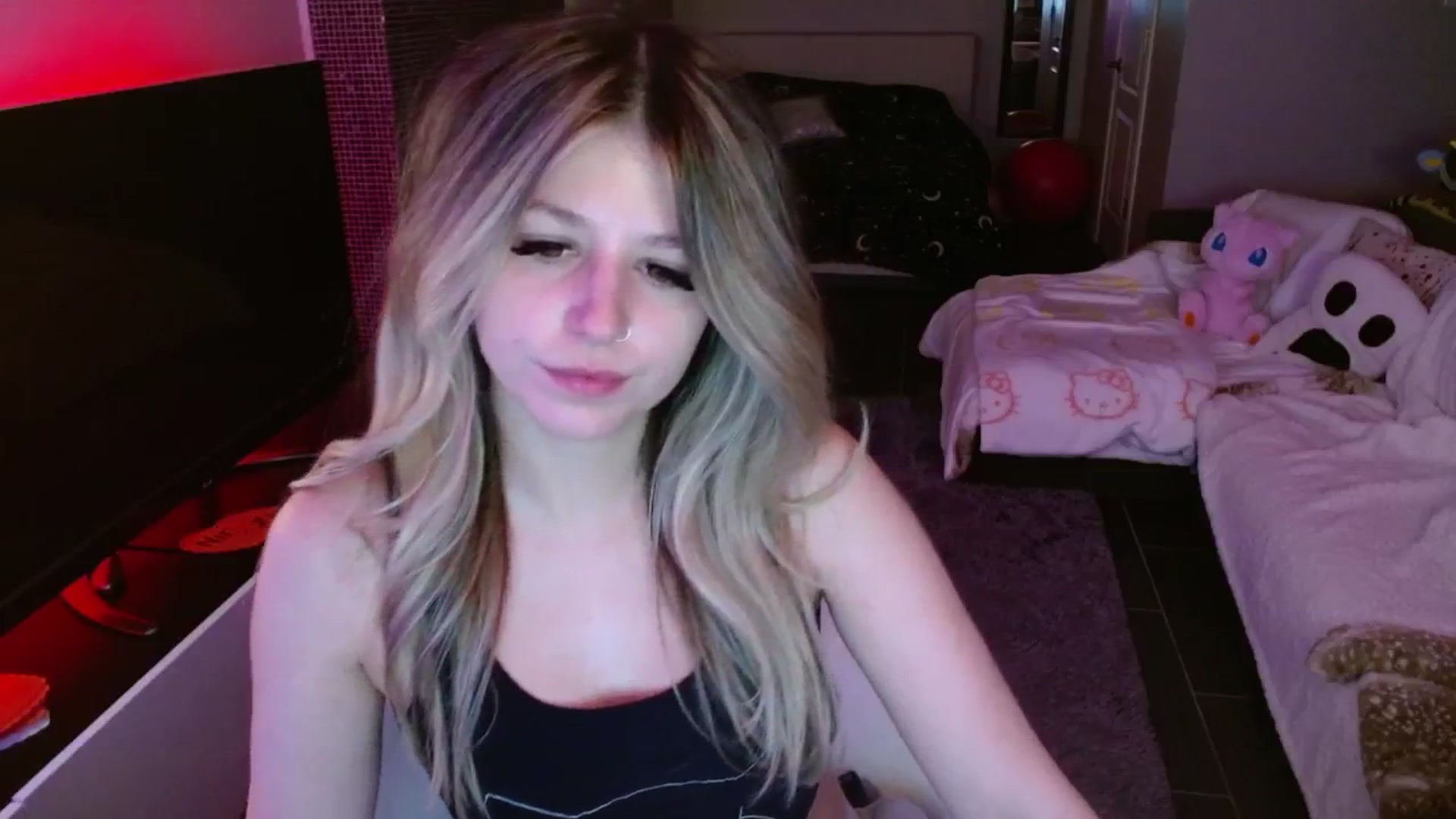 Gallery image thumbnail from Serafina's myfreecams stream on, 02/06/2025, 06:09 image 4 of 20