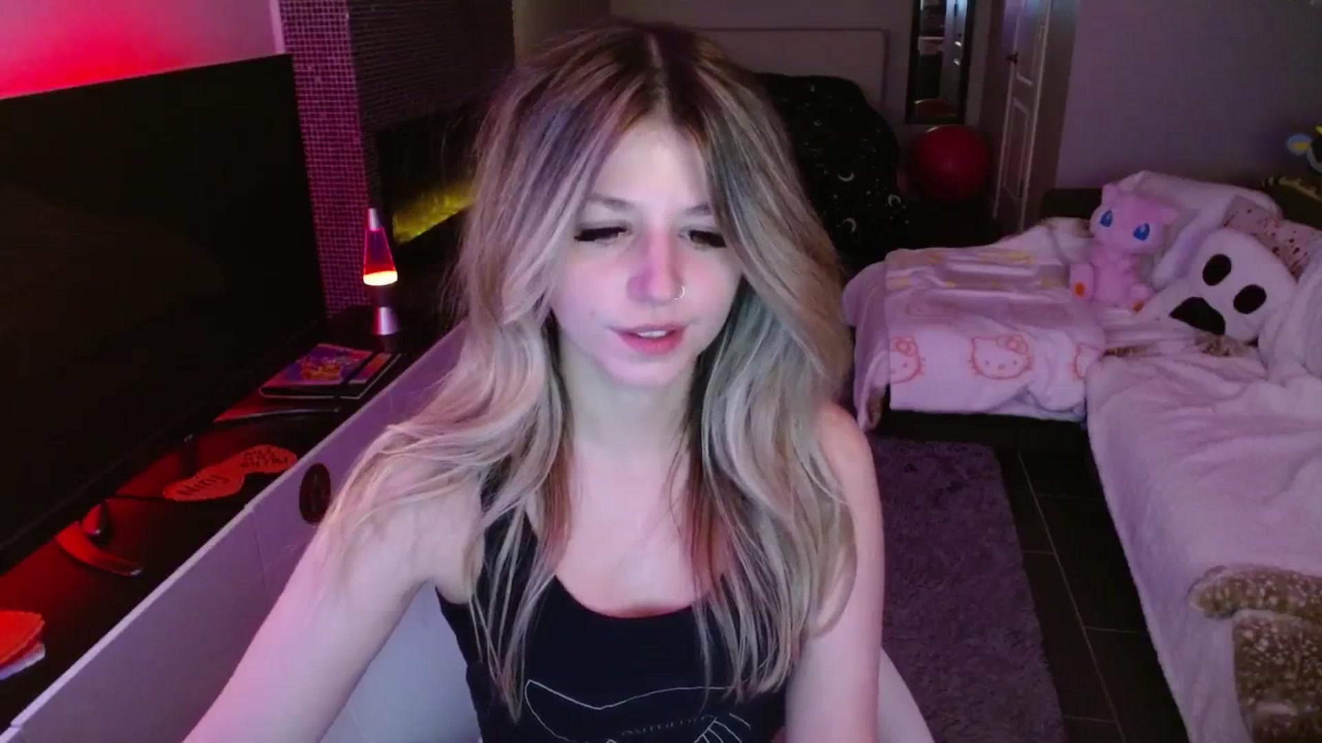 Gallery image thumbnail from Serafina's myfreecams stream on, 02/06/2025, 06:09 image 6 of 20