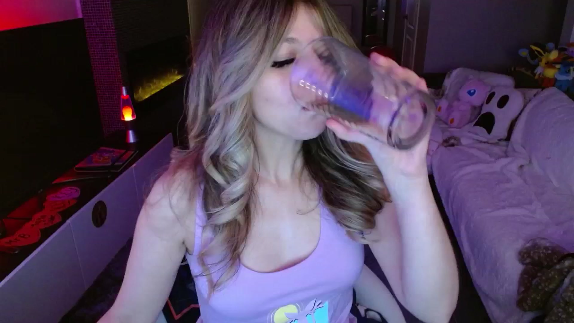 Gallery image thumbnail from Serafina's myfreecams stream on, 02/07/2025, 06:27 image 12 of 20