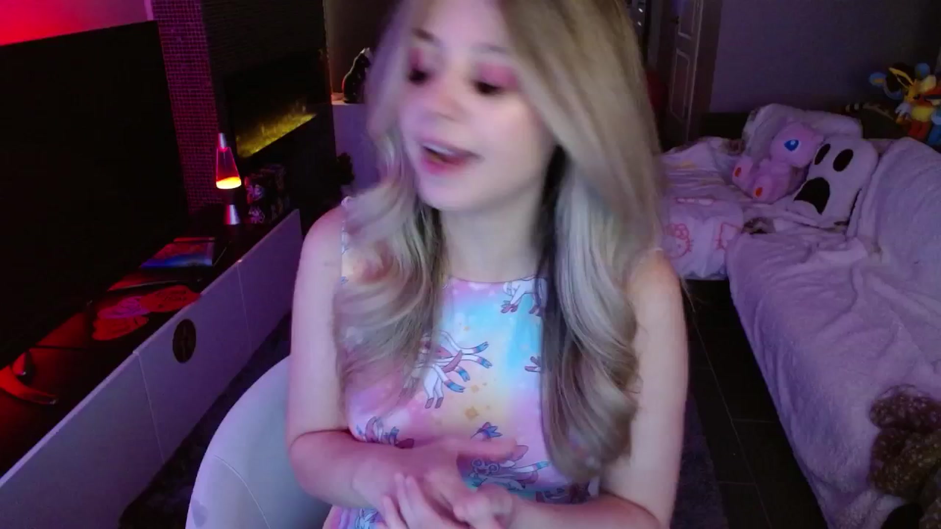 Gallery image thumbnail from Serafina's myfreecams stream on, 02/08/2025, 04:57 image 9 of 20