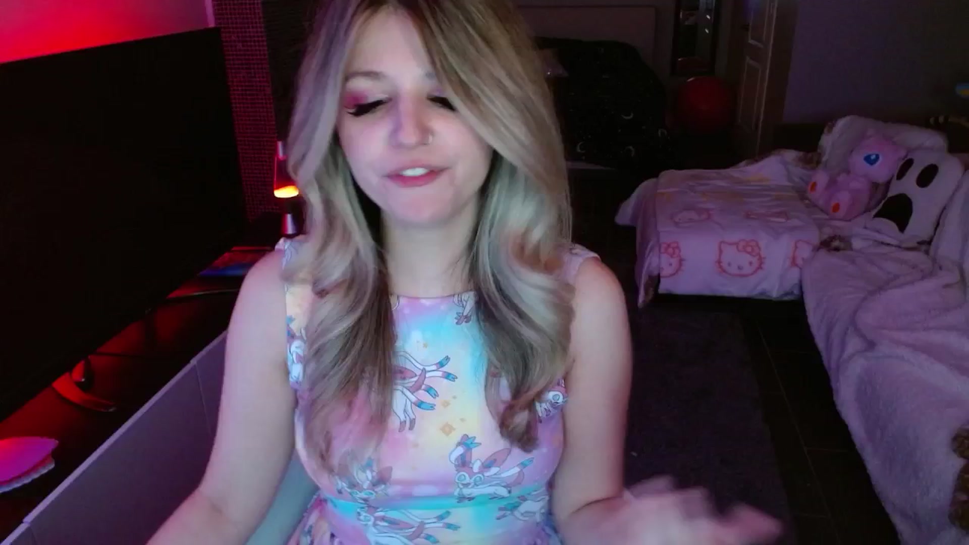 Gallery image thumbnail from Serafina's myfreecams stream on, 02/08/2025, 04:57 image 15 of 20
