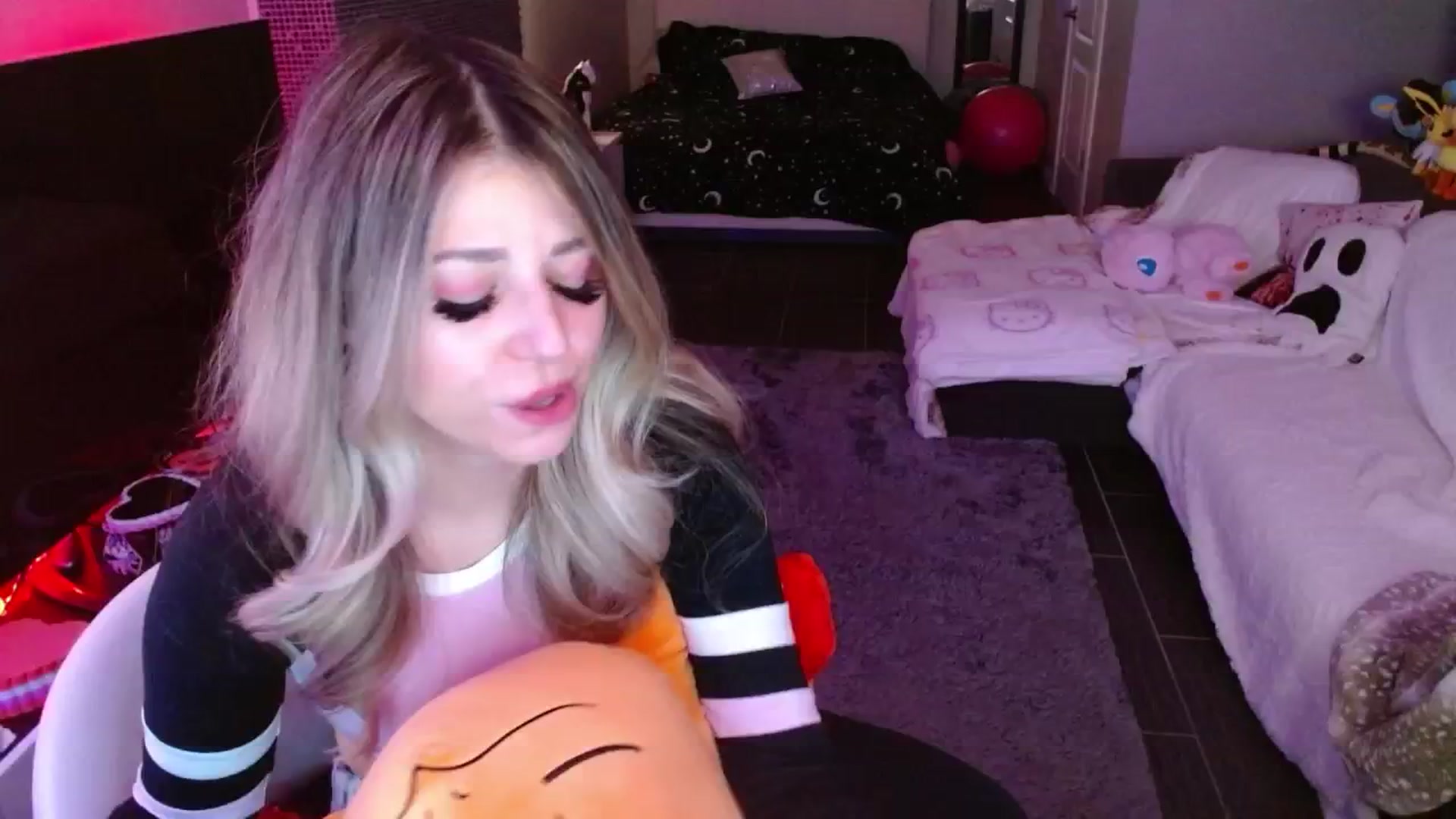 Gallery image thumbnail from Serafina's myfreecams stream on, 02/16/2025, 05:43 image 13 of 20