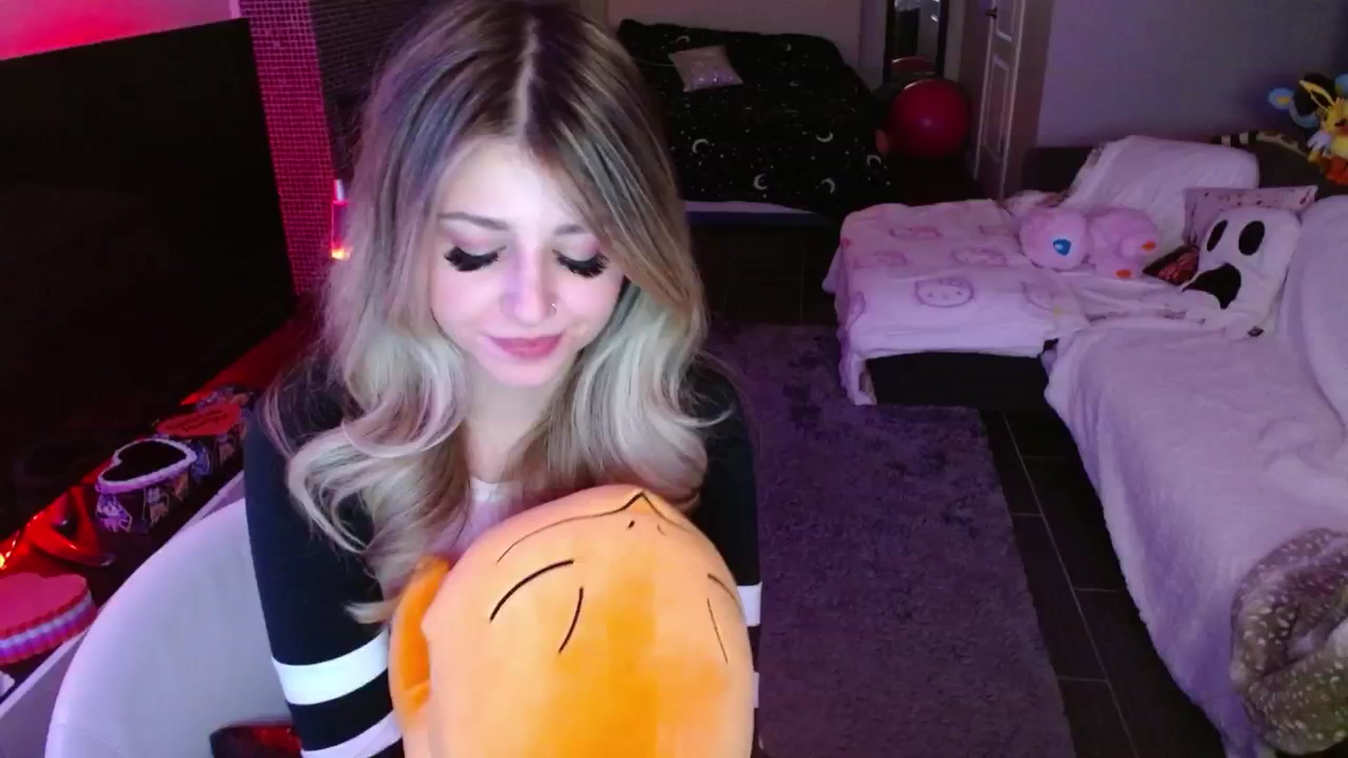 Gallery image thumbnail from Serafina's myfreecams stream on, 02/16/2025, 05:43 image 15 of 20