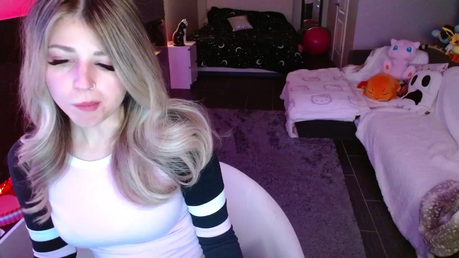 Gallery image thumbnail from Serafina's myfreecams stream on, 02/16/2025, 05:43 image 8 of 20