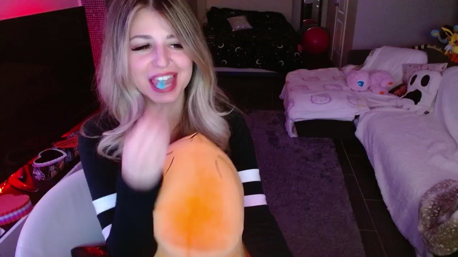 Gallery image thumbnail from Serafina's myfreecams stream on, 02/16/2025, 05:43 image 16 of 20