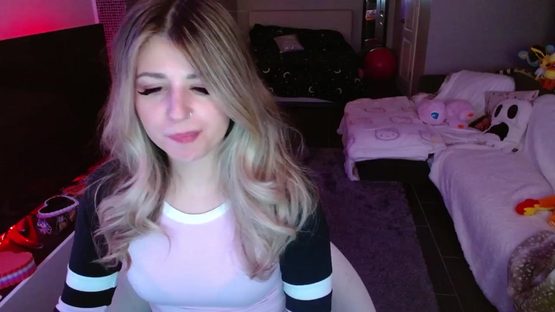 Gallery image thumbnail from Serafina's myfreecams stream on, 02/16/2025, 05:43 image 19 of 20