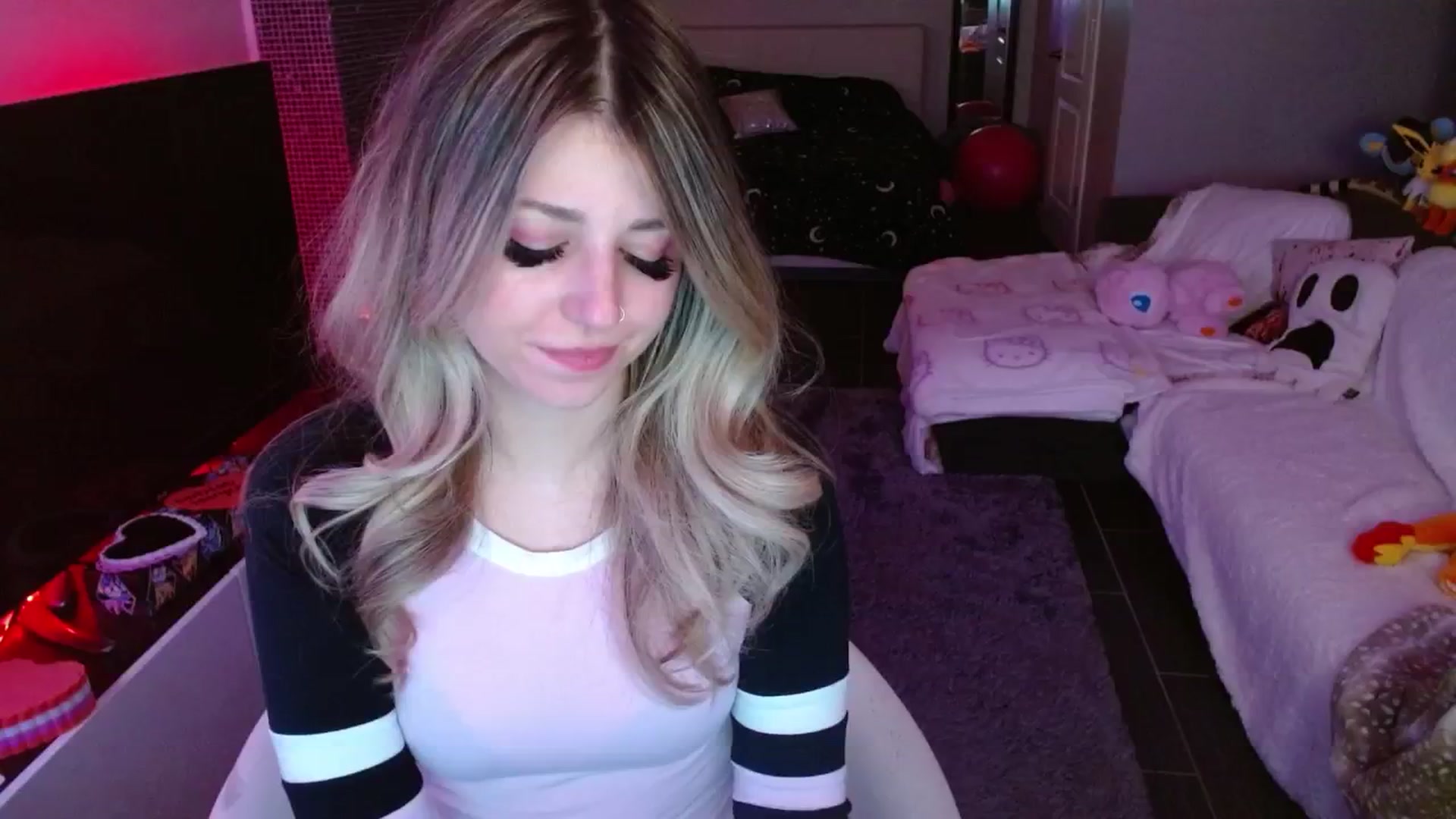 Gallery image thumbnail from Serafina's myfreecams stream on, 02/16/2025, 05:43 image 20 of 20