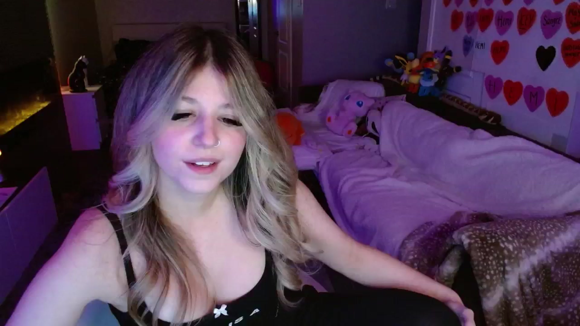 Gallery image thumbnail from Serafina's myfreecams stream on, 02/18/2025, 03:19 image 14 of 20