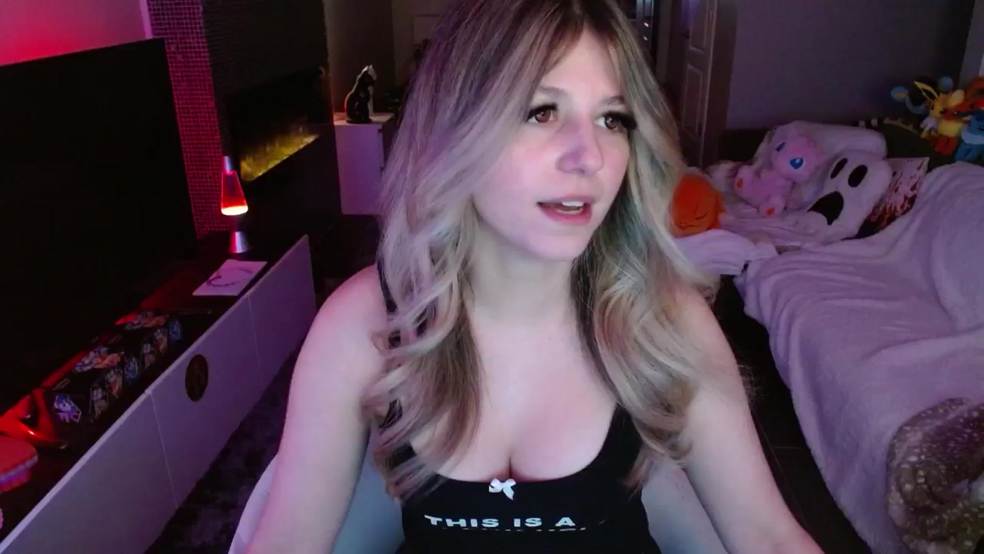 Gallery image thumbnail from Serafina's myfreecams stream on, 02/18/2025, 03:19 image 20 of 20