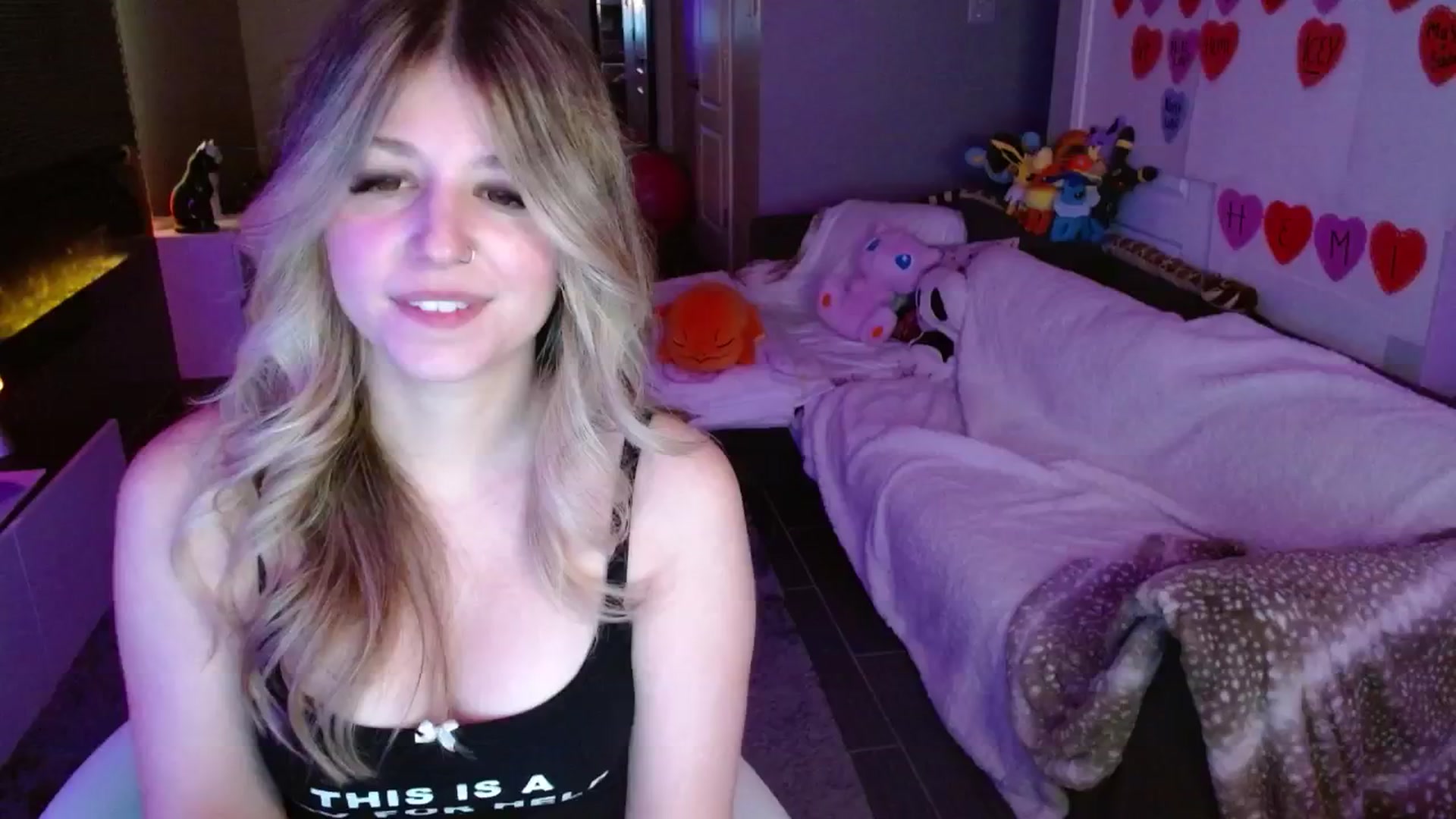 Gallery image thumbnail from Serafina's myfreecams stream on, 02/18/2025, 03:19 image 7 of 20