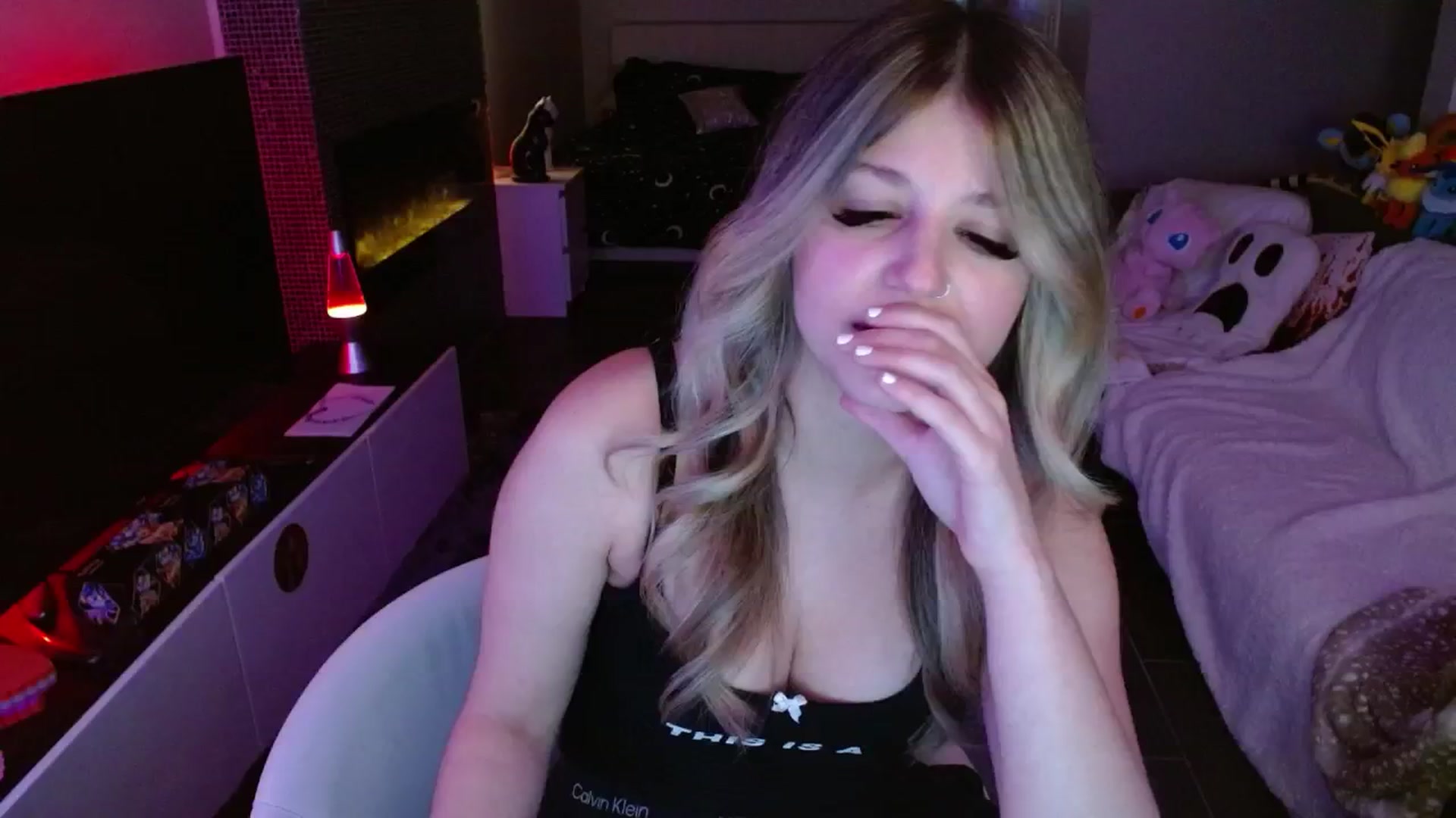 Gallery image thumbnail from Serafina's myfreecams stream on, 02/18/2025, 03:19 image 19 of 20